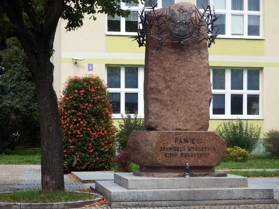 Pomnik Pamięci Żołnierzy Wyklętych Ziemi Sieradzkiej