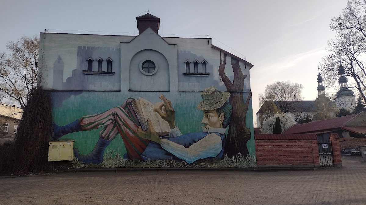Mural „Księżak z książką”
