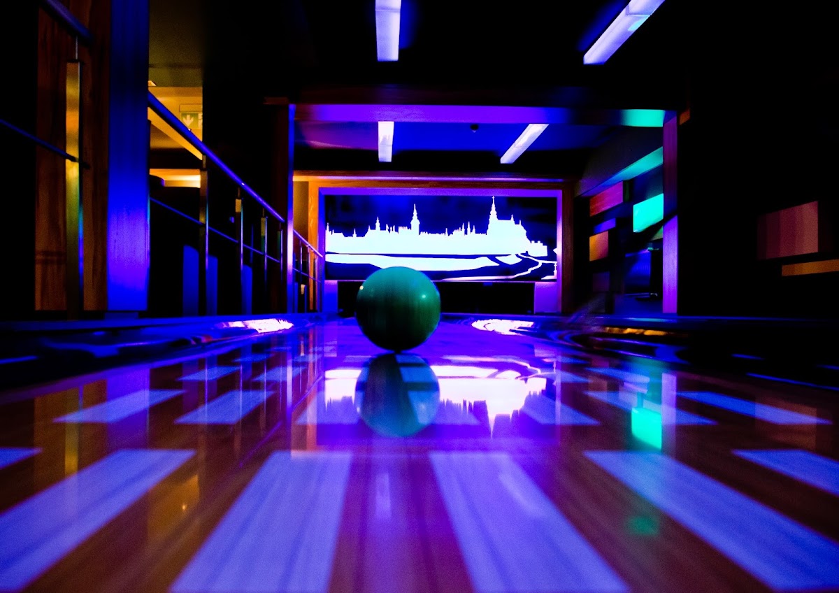 Avocado Bowling Club