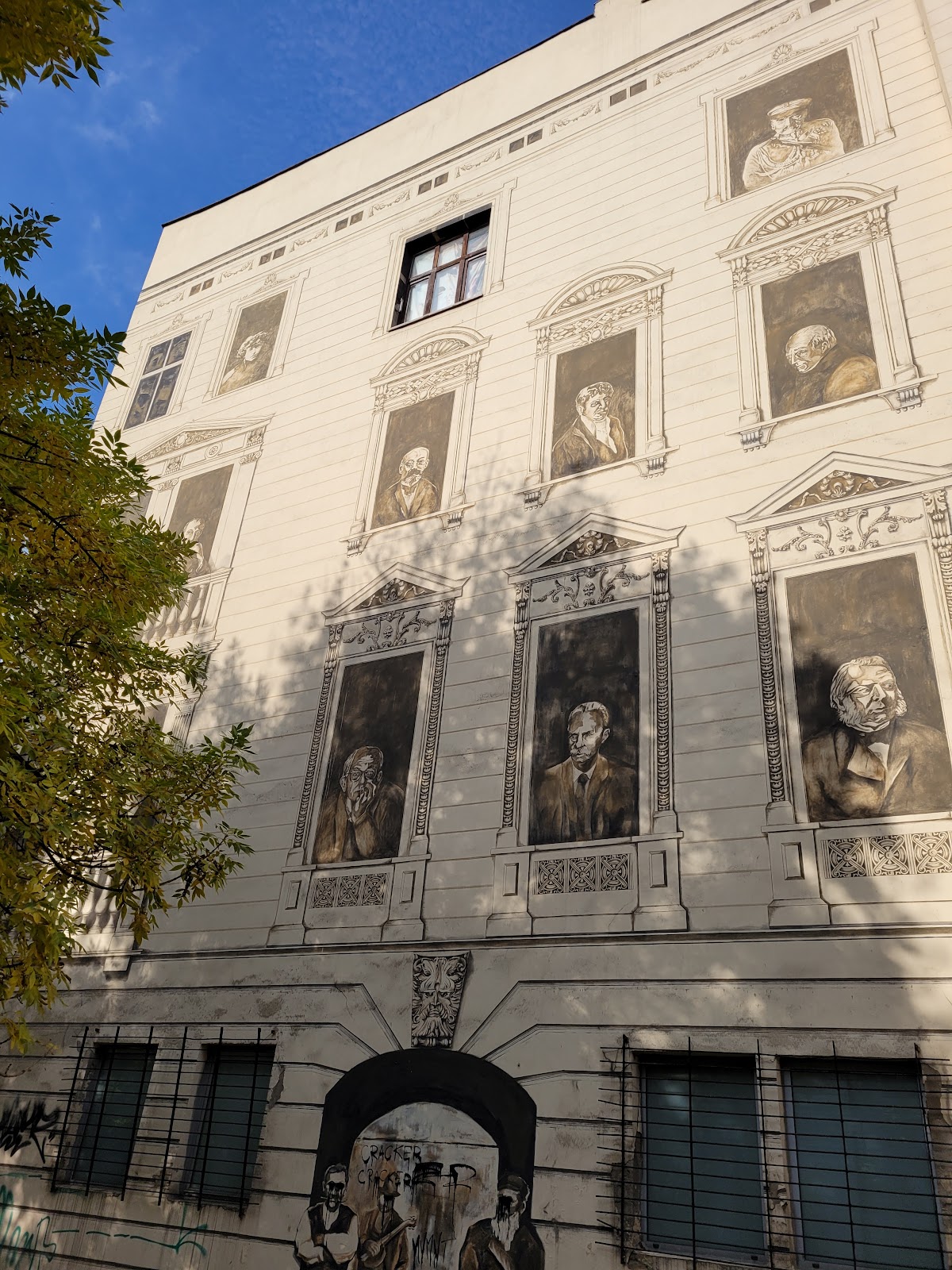 Mural - KRZYSZTOF JAŚKIEWICZ, „Łódź w Pigułce”, 2000