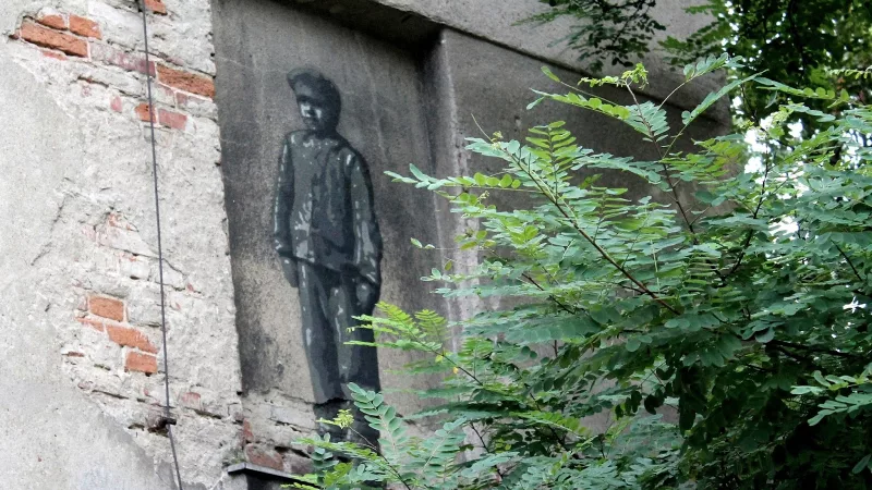 mural - Więzień obozu dla dzieci polskich - Piotr Saul i Damian Idzikowski, 2016