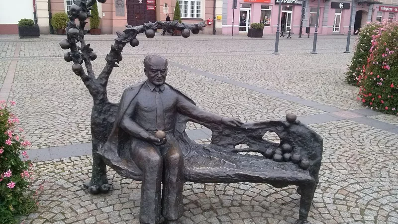 Ławeczka Profesora Pieniążka