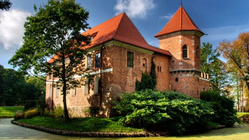 Muzeum - Zamek w Oporowie