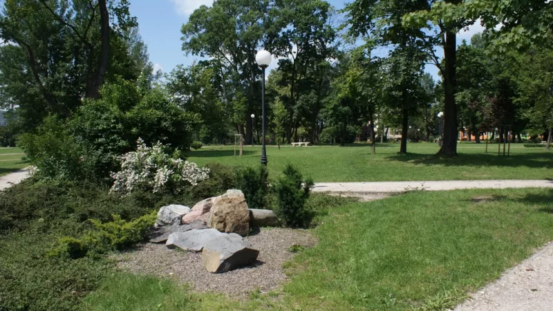 Park przy Dworku Olszewskich