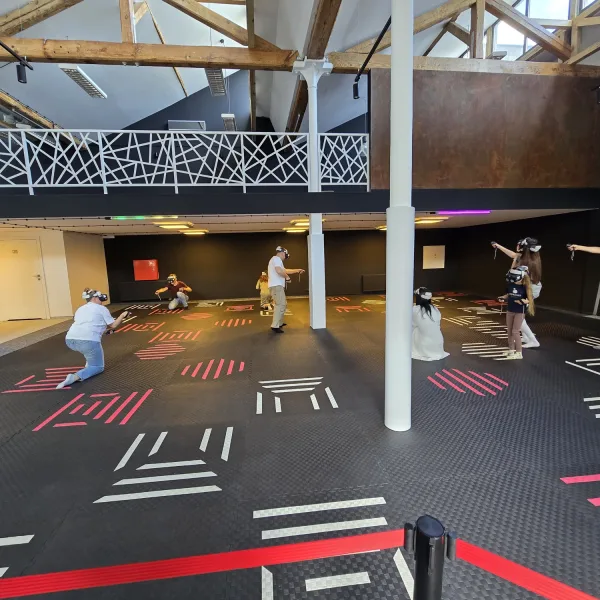Arena free-roam Ateitis VR z antresolą