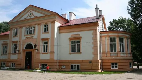 Dwór w Lisowicach