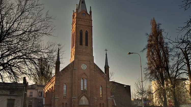 Kościół Środowisk Twórczych / rektoralny Kościół pw. Niepokalanego Poczęcia NMP