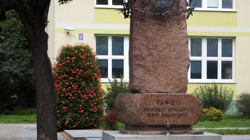 Pomnik Pamięci Żołnierzy Wyklętych Ziemi Sieradzkiej