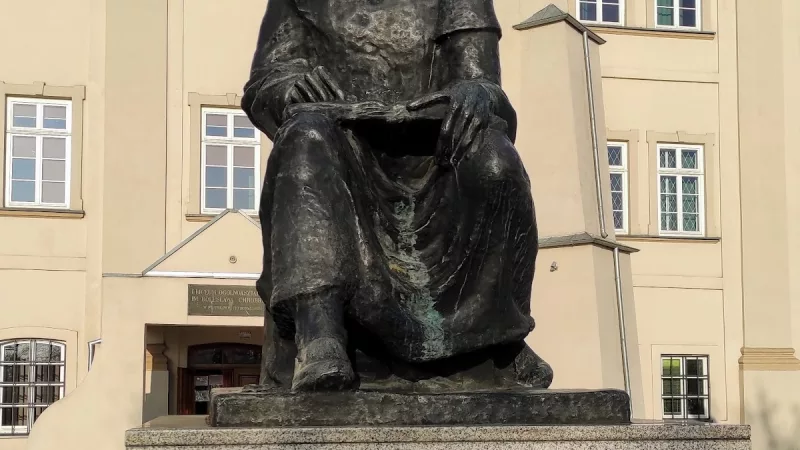 Pomnik Mikołaja Kopernika w Piotrkowie Trybunalskim