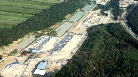 Tomaszowskie Kopalnie Surowców Mineralnych "BIAŁA GÓRA"