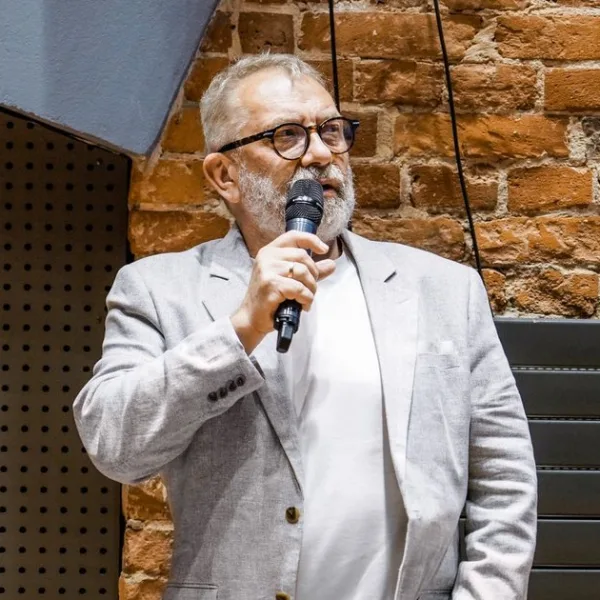 Rock History with Piotr Metz: "Hair", dir. Miloš Forman + lecture by Piotr Metz | Muzeum Kinematografii