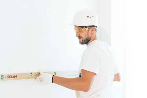 Jak wybrać dobrą firmę budowlaną w Łodzi i na co uważać