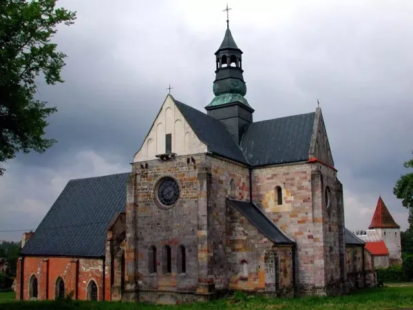 Opactwo Cystersów w Sulejowie - jedyny obronny klasztor cysterski w Polsce